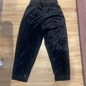 Zara velvet Capri pants